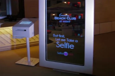 Hire / Book mirror selfie interactive photobooth