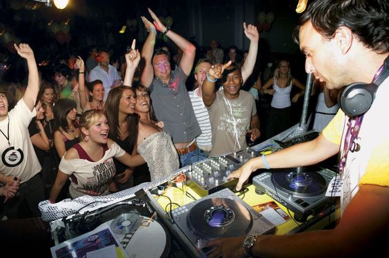 booking agent for stick it on