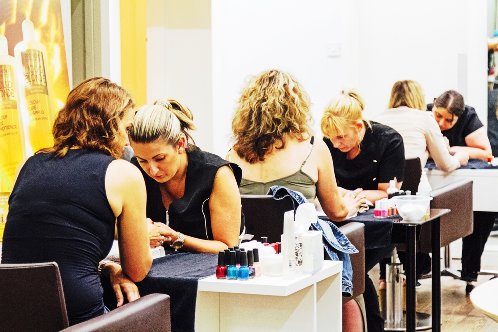 Booking agent for glo nail art
