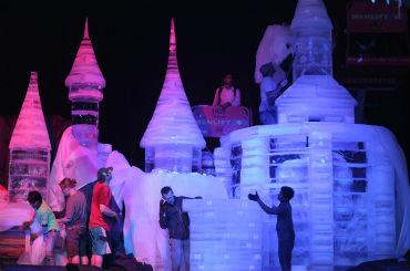 Hire / Book techne ice ice sculptures